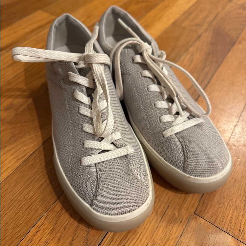 Rothy’s The Lace Up Sneaker Size 5 Beige Knit Washable Comfort Shoe